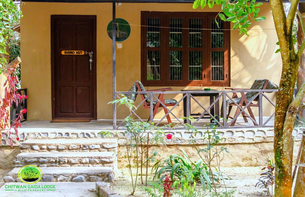 Chitwan Gaida Lodge Sauraha Esterno foto